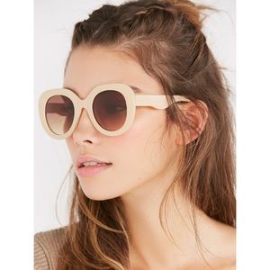 TAN / CREAM URBAN OUTFITTERS SUN GLASSES